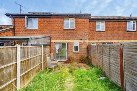 2 bedroom terraced house for sale, Elveden Close, Luton