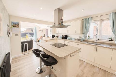 3 bedroom detached bungalow for sale, Ashbury Drive, Milton Hillside