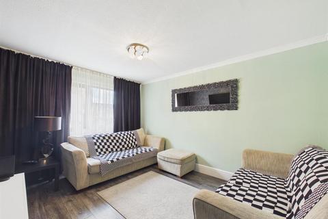 3 bedroom end of terrace house for sale, Windrush Court, Aylesbury HP21
