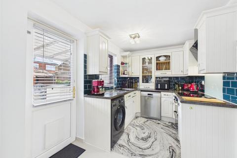 3 bedroom end of terrace house for sale, Windrush Court, Aylesbury HP21