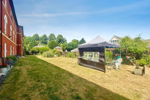 2 bedroom retirement property for sale, Farmadine House, Saffron Walden