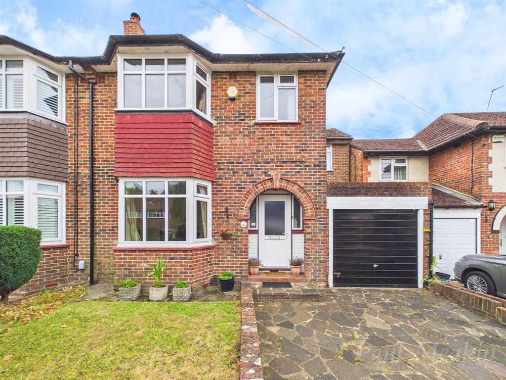 Detached house exterior, driveway, garage