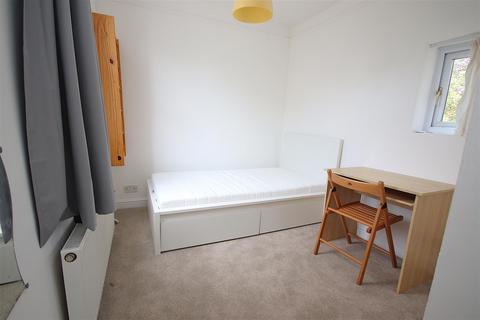 1 bedroom in a house share to rent, Glisson Road, Cambridge CB1