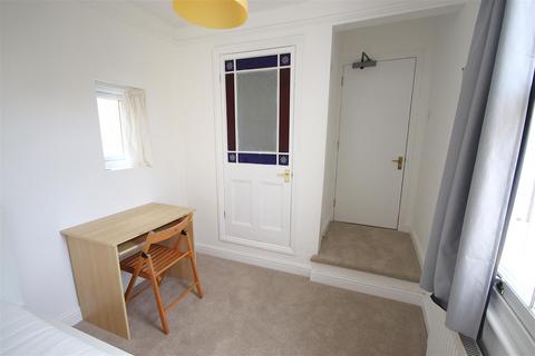 1 bedroom in a house share to rent, Glisson Road, Cambridge CB1