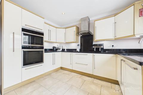 3 bedroom semi-detached house for sale, Walton Gardens, Folkestone, CT19