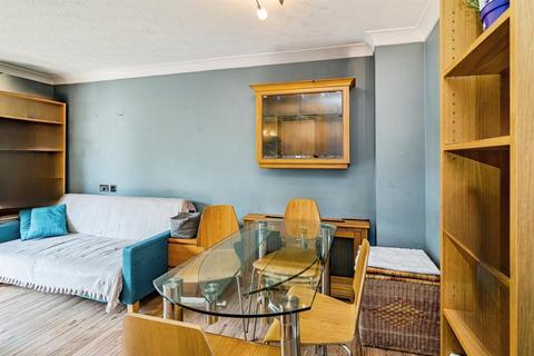 2 bedroom terraced house for sale, Parslow Close, Aylesbury