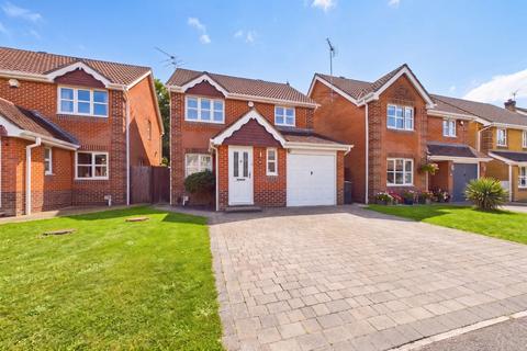 3 bedroom detached house for sale, Wisley Gardens, Farnborough, Hampshire, GU14