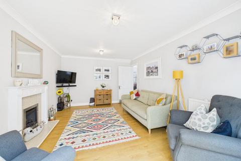 3 bedroom detached house for sale, Wisley Gardens, Farnborough, Hampshire, GU14