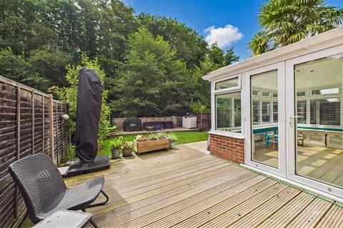 3 bedroom detached house for sale, Wisley Gardens, Farnborough, Hampshire, GU14