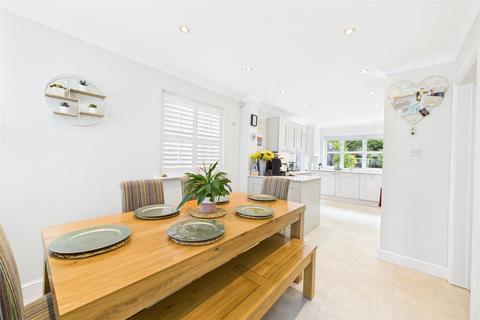 3 bedroom detached house for sale, Wisley Gardens, Farnborough, Hampshire, GU14
