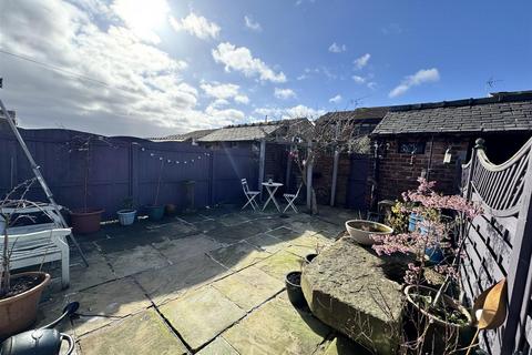 2 bedroom terraced house for sale, Station Road, Dodworth, Barnsley, S75 3JE