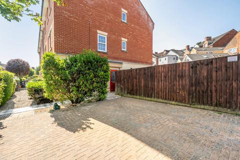 4 bedroom end of terrace house for sale, Hunt Street, Old Town SN1