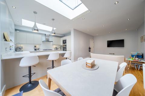 4 bedroom terraced house for sale, Forde Avenue, Bromley
