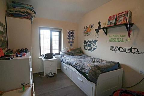 4 bedroom semi-detached house for sale, London E4