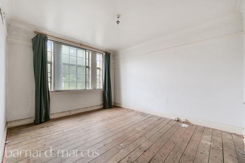 2 bedroom apartment for sale, Rosemary Gardens, London