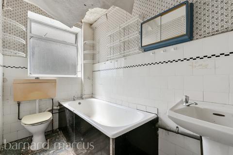 2 bedroom apartment for sale, Rosemary Gardens, London