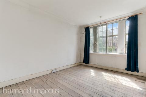 2 bedroom apartment for sale, Rosemary Gardens, London