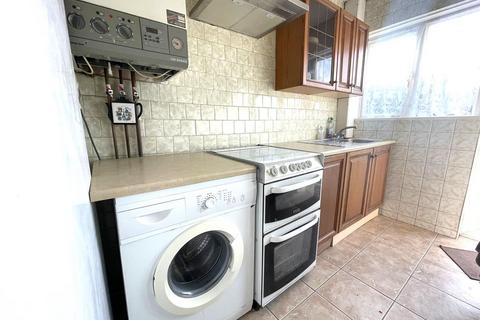 3 bedroom semi-detached house to rent, West Way, Hounslow TW5
