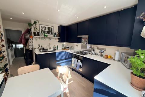 2 bedroom flat for sale, Solon Road, Brixton, London, SW2