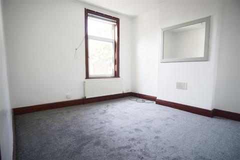 2 bedroom flat to rent, 2-Bed Flat To Let on Burleigh Road, Preston