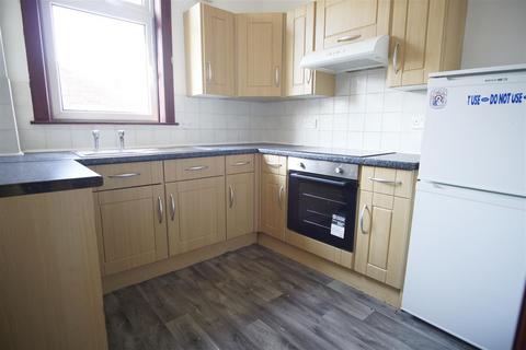 2 bedroom flat to rent, 2-Bed Flat To Let on Burleigh Road, Preston