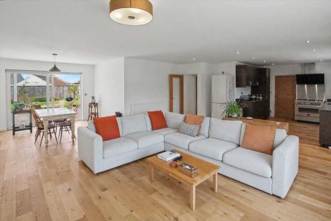 4 bedroom detached bungalow for sale, 8 Freshwater East Road