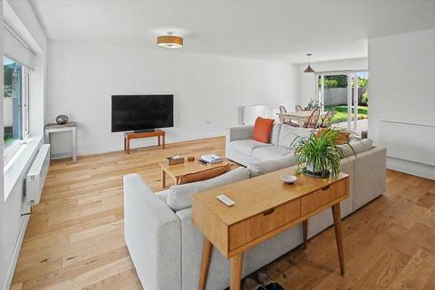 4 bedroom detached bungalow for sale, 8 Freshwater East Road