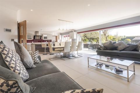 4 bedroom detached house for sale, Bower Hill, Epping