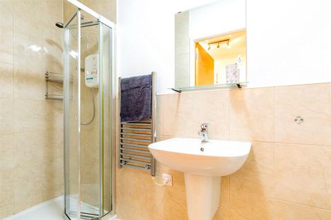 3 bedroom apartment to rent, Burns Street, Leicester LE2