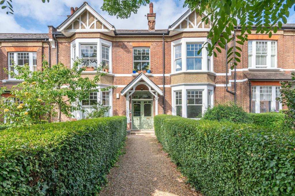 Detached house exterior, garden