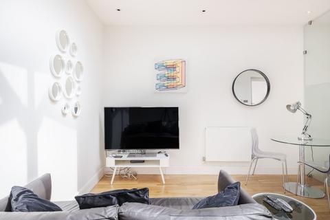 Studio to rent, Ongar Road, London