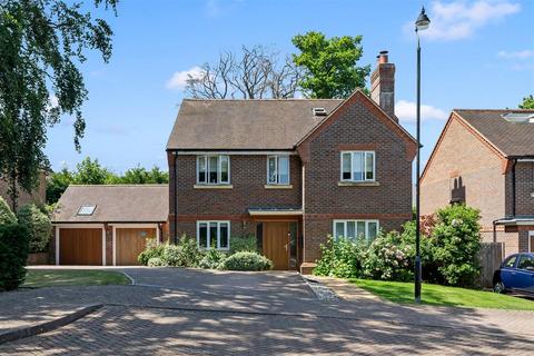 5 bedroom detached house for sale, Greencroft, Guildford