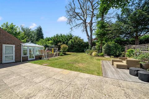 5 bedroom detached house for sale, Greencroft, Guildford