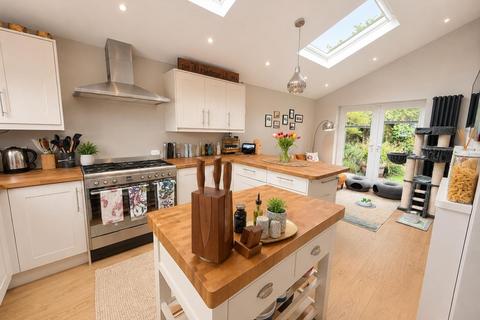 3 bedroom house to rent, The Oval, Otley, West Yorkshire, UK, LS21