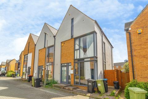 4 bedroom end of terrace house for sale, Loughborough Drive, Broughton, Milton Keynes, Buckinghamshire, MK10
