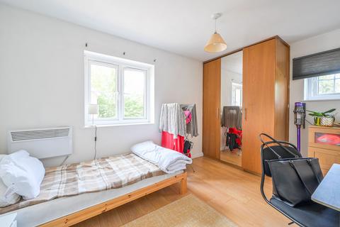 Athol Square, Poplar, London, E14