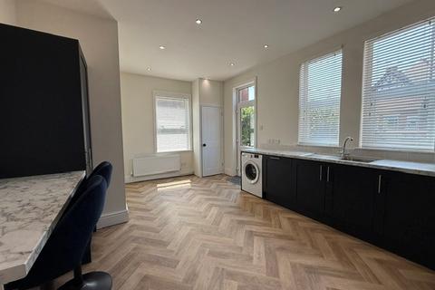 3 bedroom house to rent, Carlton Road, Derby, DE23