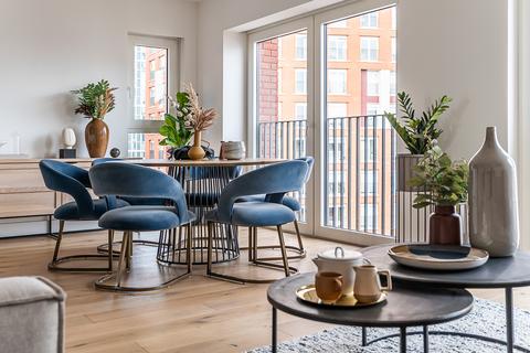 3 bedroom flat for sale, Keybridge, Exchange Gardens, London, SW8