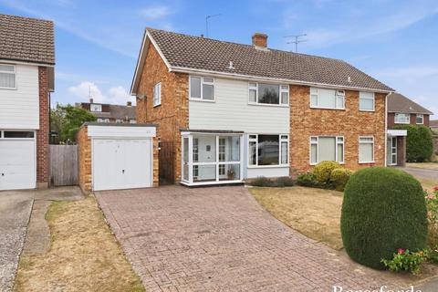 3 bedroom semi-detached house for sale, Long Brandocks, Writtle, CM1