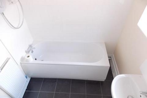 3 bedroom semi-detached house to rent, Granville Avenue, Long Eaton, NG10 4HE