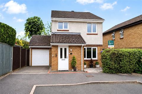 3 bedroom detached house for sale, Larch Way, Hampshire GU14