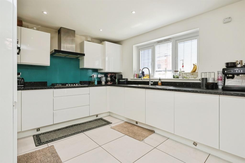 House in Dudley, West Midlands - View 3