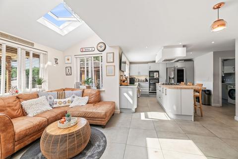 6 bedroom detached house for sale, Olympia Place, Great Sankey, WA5