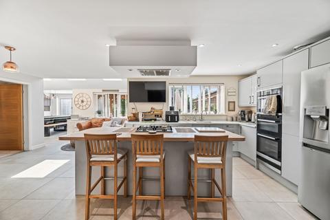 6 bedroom detached house for sale, Olympia Place, Great Sankey, WA5