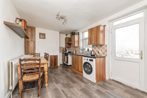 3 bedroom terraced house for sale, Turnshaw Road, Kirkburton, Huddersfield