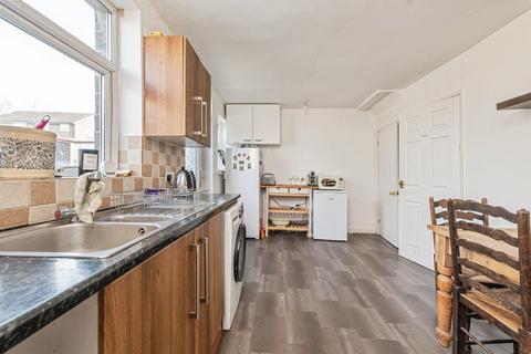 3 bedroom terraced house for sale, Turnshaw Road, Kirkburton, Huddersfield