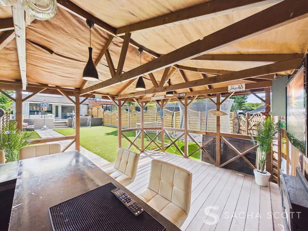 Garden Bar
