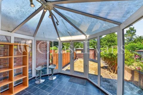 2 bedroom terraced house for sale, Manchester Grove, Isle Of Dogs, London, E14