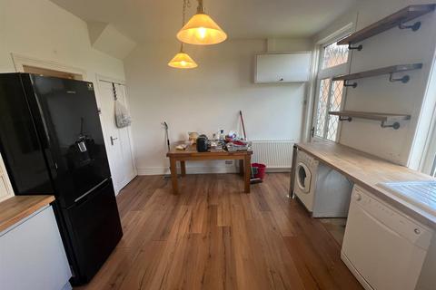 3 bedroom terraced house to rent, Urban Terrace, Grange Moor, Wakefield