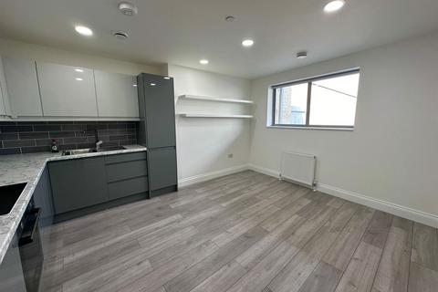 5 bedroom penthouse to rent, High Street, Barnet